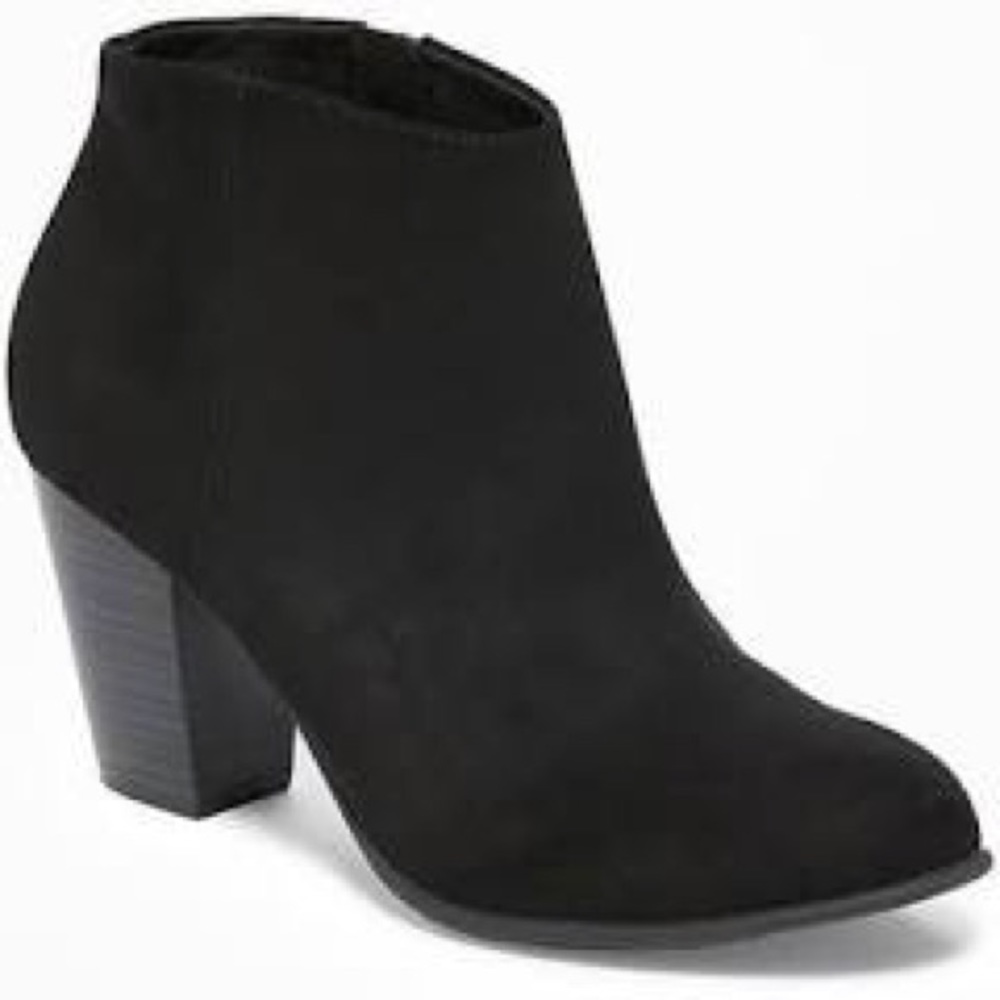 Old Navy Sueded Block Heel Booties in Black